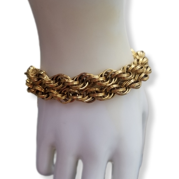 MONET 1960s GOLDPLATED TEXTURED  DOUBLE ROPE CHAIN STATEMENT BRACELET - Picture 1 of 9